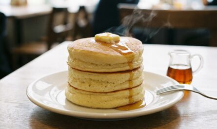 découvrez la recette des fluffy pancakes à la japonaise, des pancakes hauts et aériens, parfaits pour un petit-déjeuner gourmand et léger.